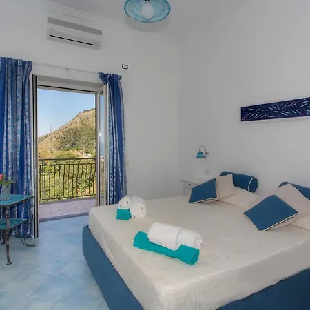 Penelope Amalfi Coast * فوروري