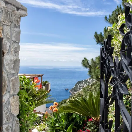 Penelope Amalfi Coast * فوروري